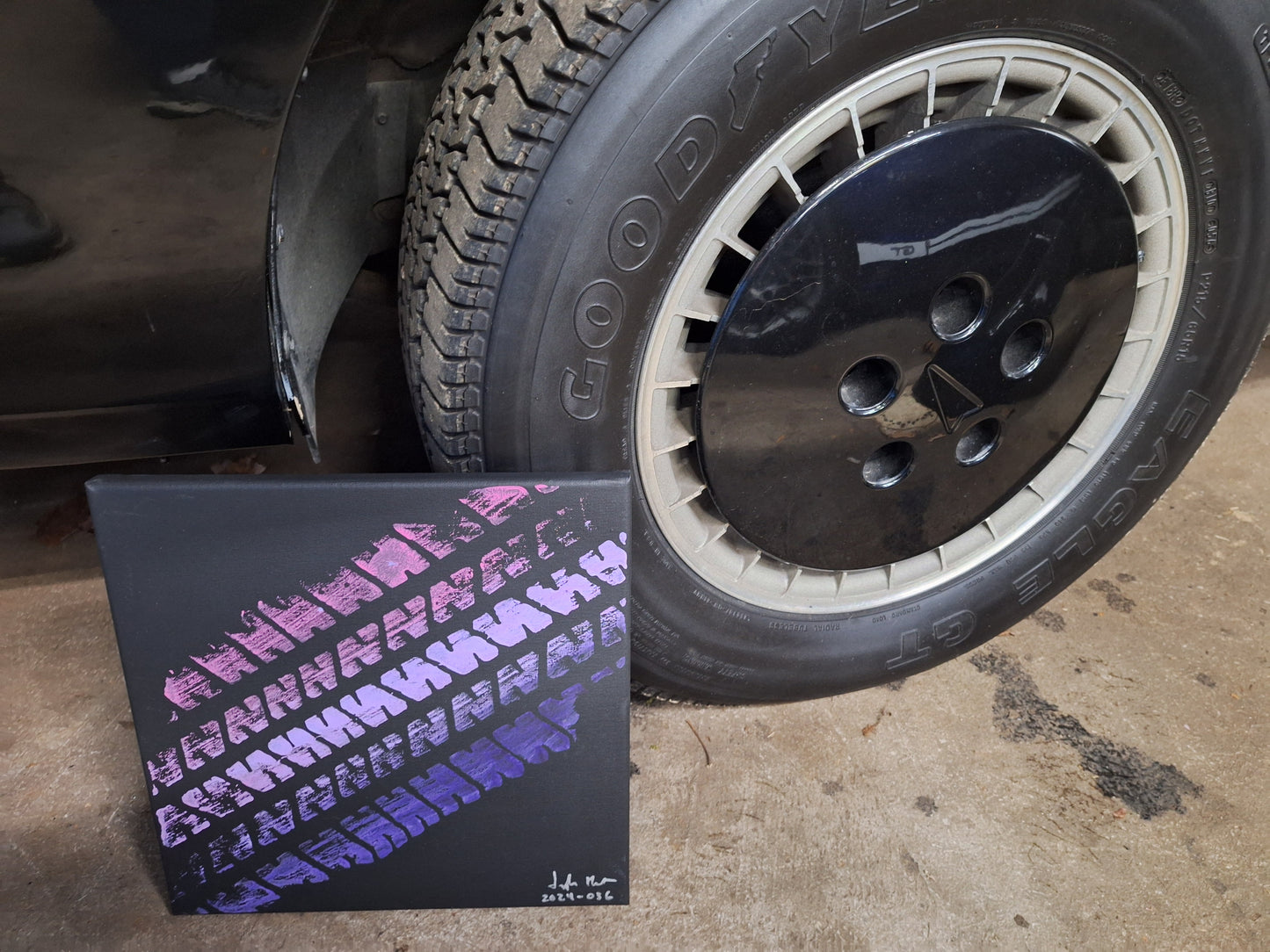 Peinture sur toile de bande de roulement de pneu KITT 12"x12" (plusieurs choix disponibles)